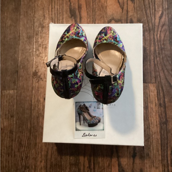 Shoes - Picture 3 of 5